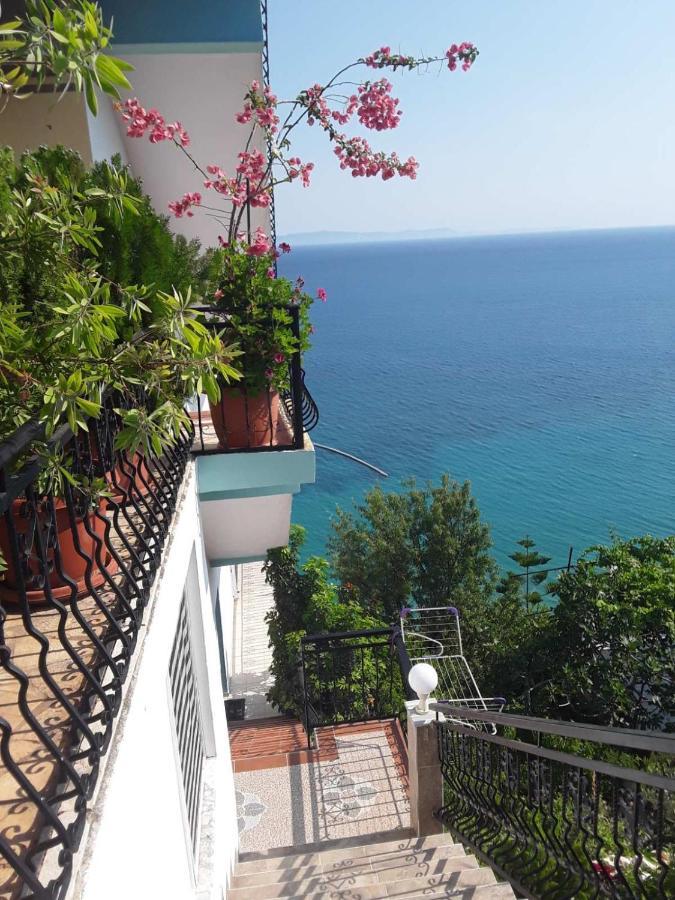 Hotel Odhisea Qeparo Exterior foto